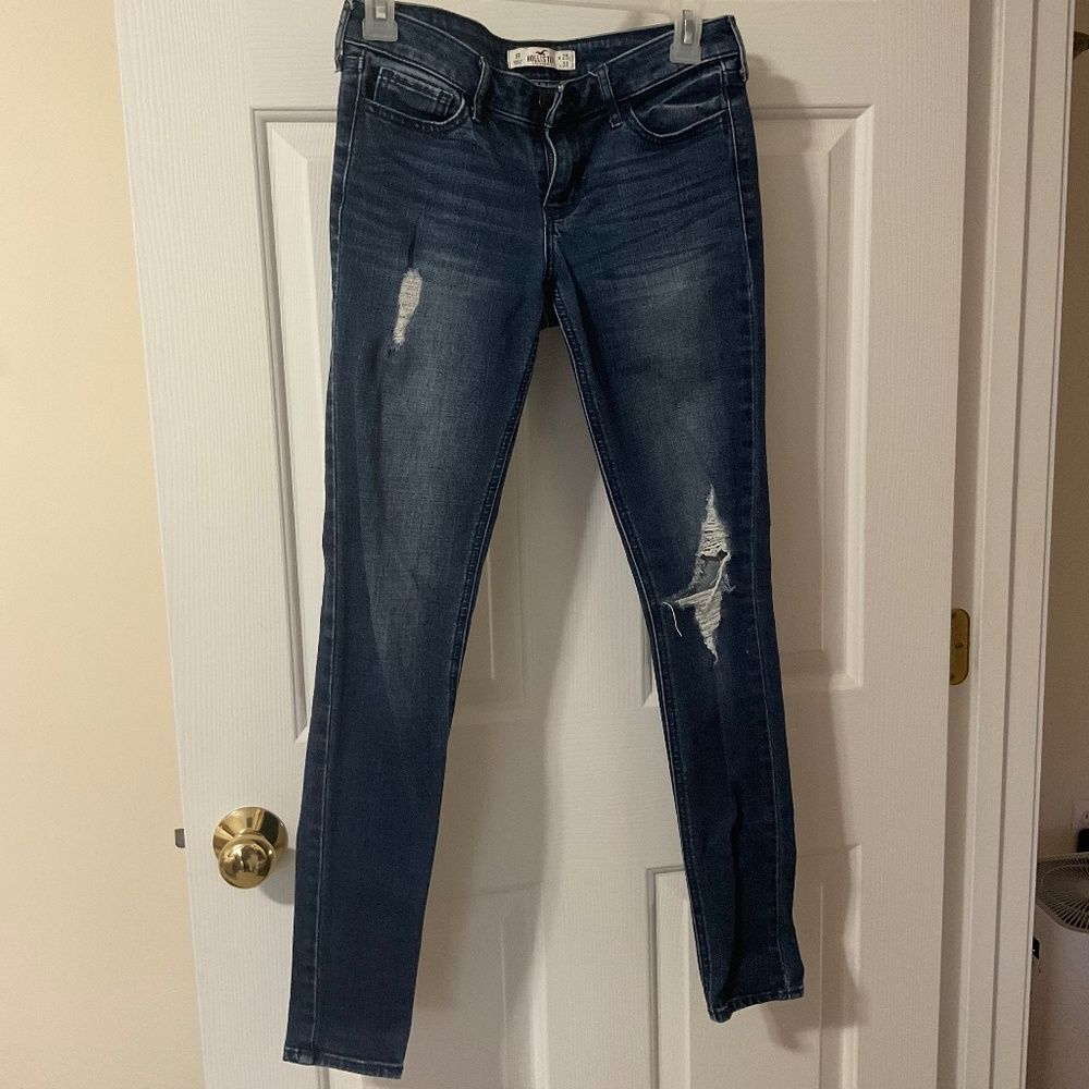 Hollister skinny jeans size 25W x 31L Rise 28.5” classic medium wash denim